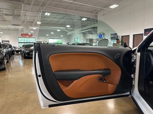 Used 2022 Dodge Challenger SRT Hellcat RWD image 14