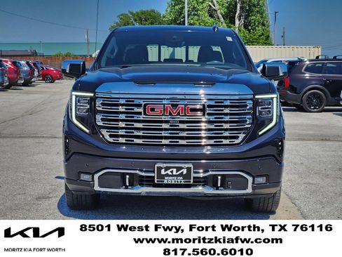 Used 2022 GMC Sierra 1500 Denali w/ Denali Reserve Package AWD/4WD image 2