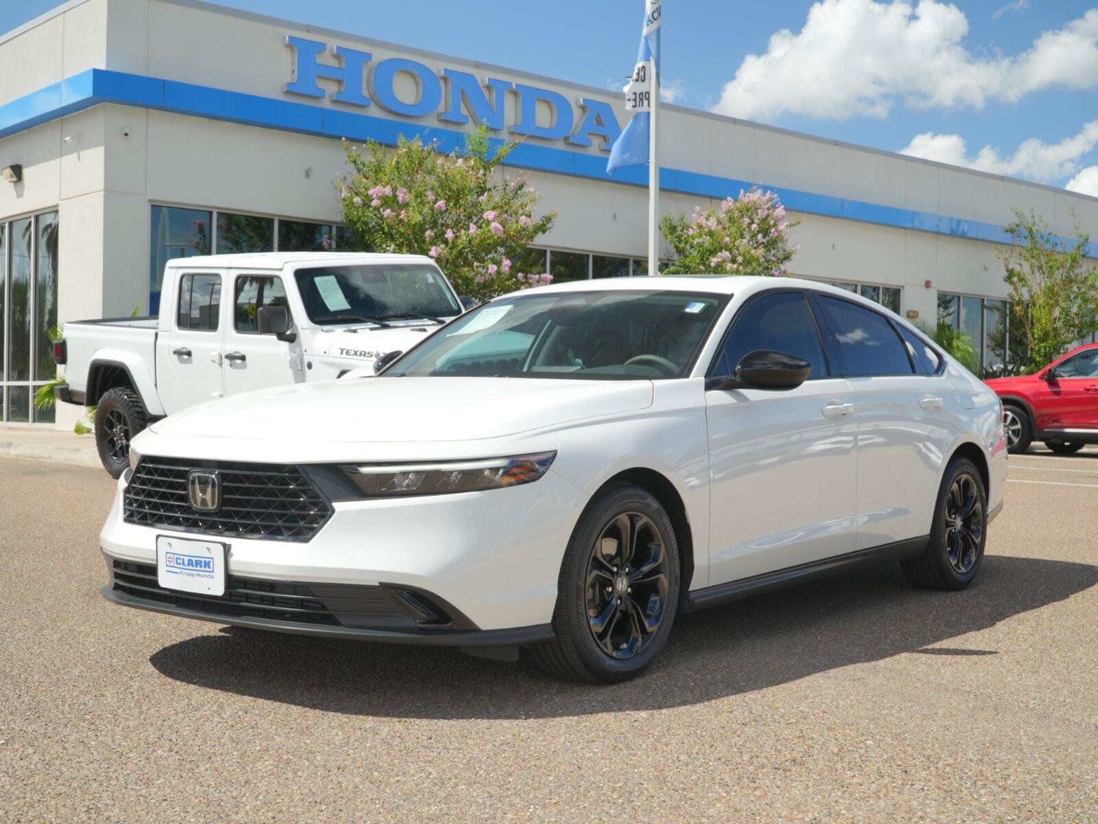 Used 2025 Honda Accord SE image 1