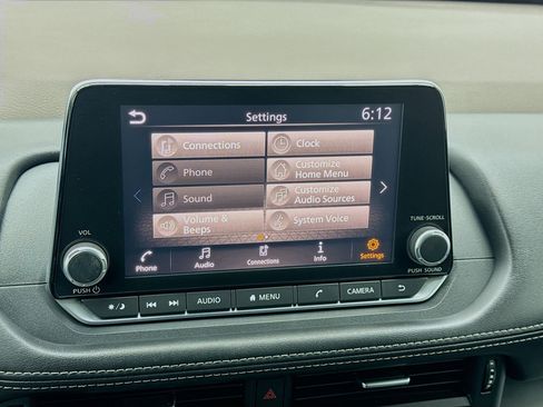 Used 2021 Nissan Rogue S image 9