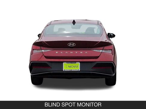 Used 2024 Hyundai Elantra SEL image 9