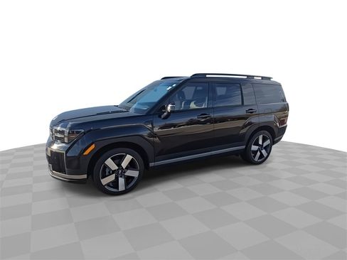 Used 2024 Hyundai Santa Fe Limited image 4