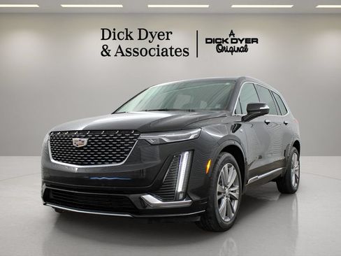 Used 2023 Cadillac XT6 Premium Luxury AWD/4WD image 7