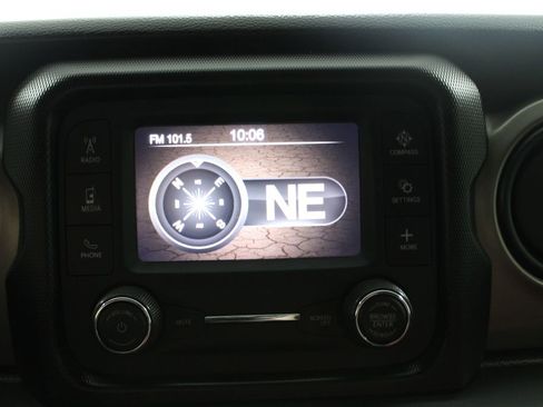 Used 2021 Jeep Gladiator Sport image 41