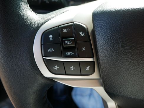 Used 2023 Ford Explorer XLT w/ Equipment Group 202A AWD/4WD image 28