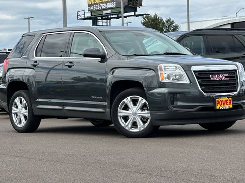 Used 2017 GMC Terrain SLE AWD/4WD image 2