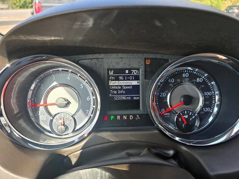 Used 2011 Chrysler Town & Country Touring-L w/ Entertainment Group #2 image 24