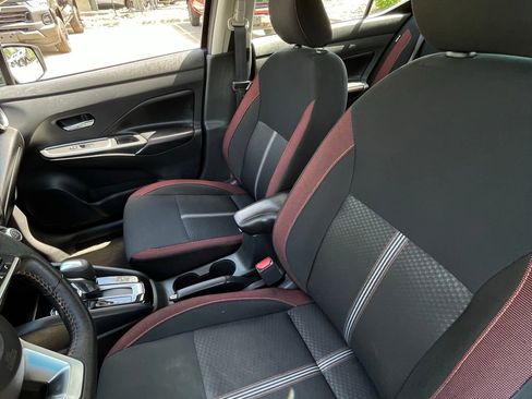 Used 2024 Nissan Versa SR FWD image 22