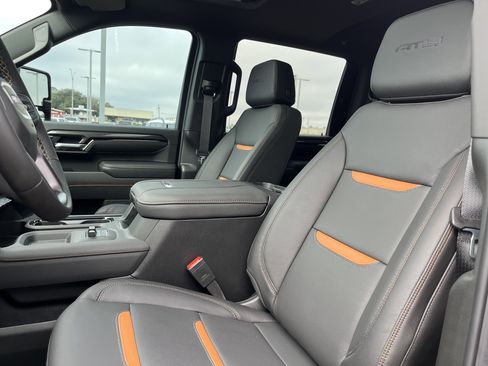 New 2026 GMC Sierra 2500 AT4 w/ AT4 Premium Plus Package image 9