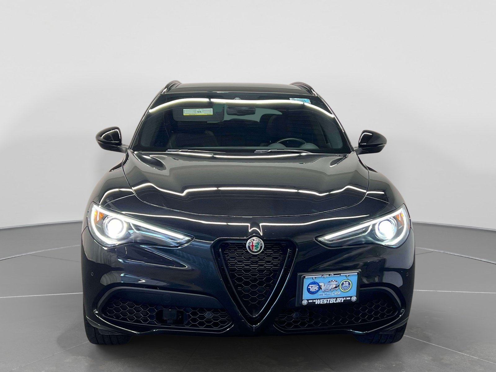 Used 2023 Alfa Romeo Stelvio Veloce AWD/4WD image 2
