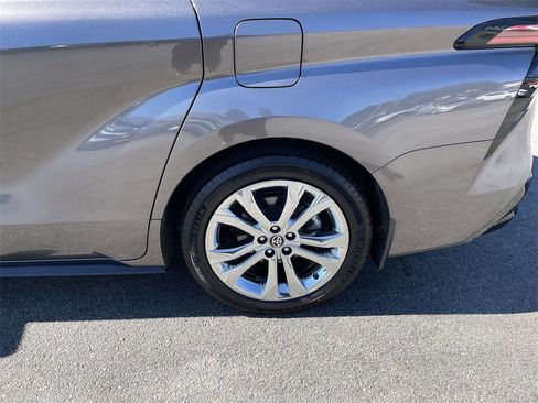 Certified 2023 Toyota Sienna Platinum image 10