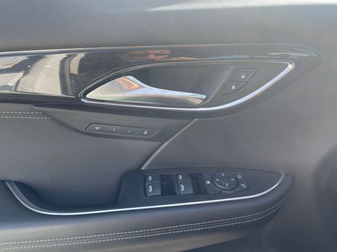 Used 2024 Buick Envision Preferred image 18