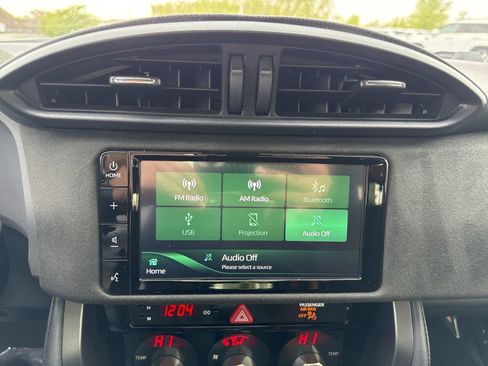 Used 2020 Toyota 86 RWD image 17