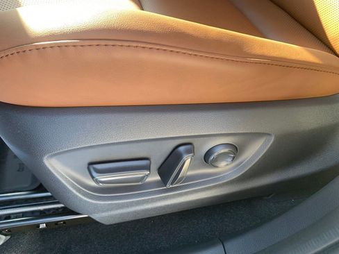 New 2025 Toyota Crown Signia Limited image 13