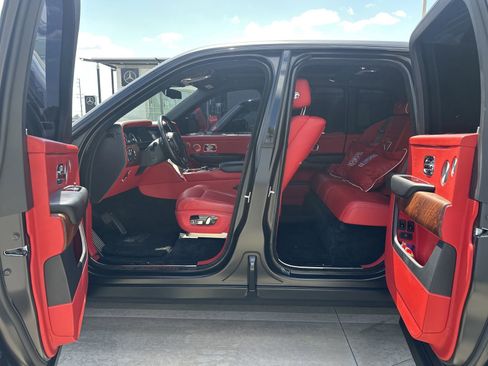 Used 2019 Rolls-Royce Cullinan AWD/4WD image 8