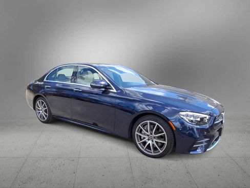 Used 2023 Mercedes-Benz E 350 4MATIC Sedan image 2