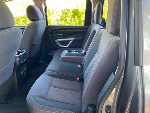 Used 2021 Nissan Titan SV w/ SV Convenience Package RWD image 38