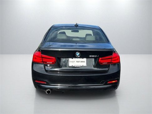 Used 2018 BMW 320i Sedan w/ Convenience Package image 6