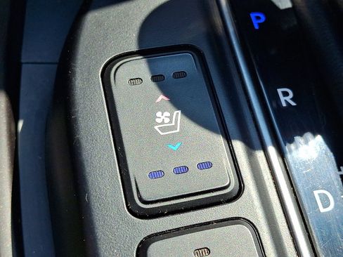 Used 2018 Hyundai Santa Fe Sport w/ 2.4L Tech Package 04 FWD image 24