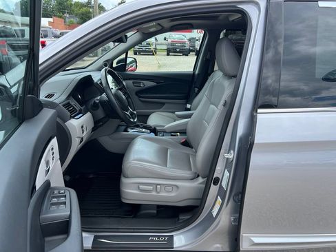 Used 2022 Honda Pilot Touring image 13