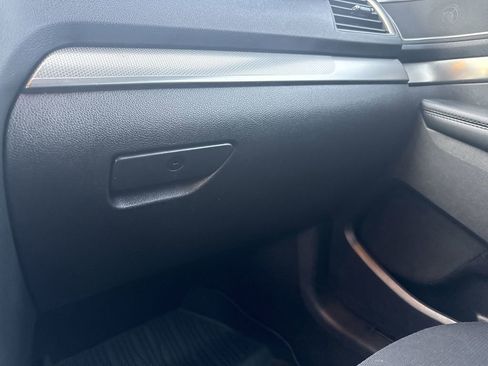 Used 2019 Ford Explorer XLT AWD/4WD image 39