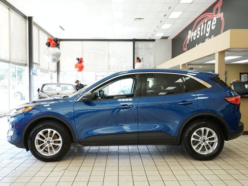 Used 2022 Ford Escape SE w/ Cold Weather Package AWD/4WD image 3