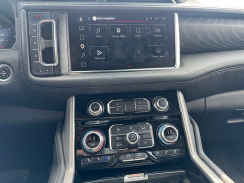 Used 2023 GMC Yukon Denali image 12