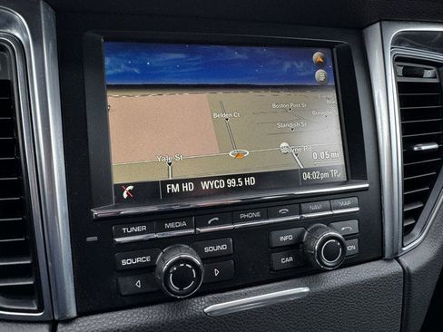 Used 2015 Porsche Macan S image 37