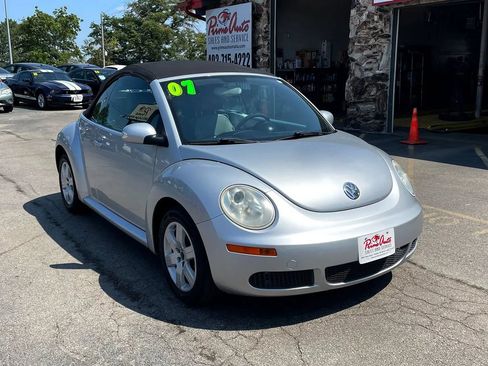 Used 2007 Volkswagen Beetle Convertible w/ Package 1 FWD image 2
