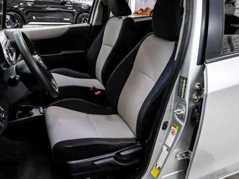 Used 2014 Toyota Yaris LE image 26