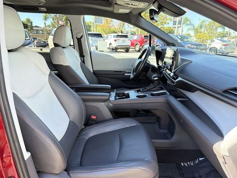 Used 2021 Toyota Sienna XSE w/ XSE Plus Package image 35