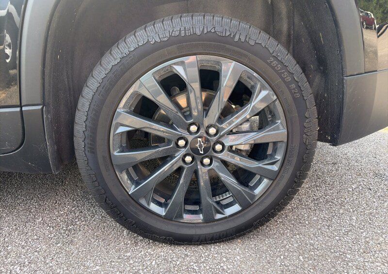 Used 2023 Chevrolet Traverse RS w/ LPO, Floor Liner Package AWD/4WD image 3