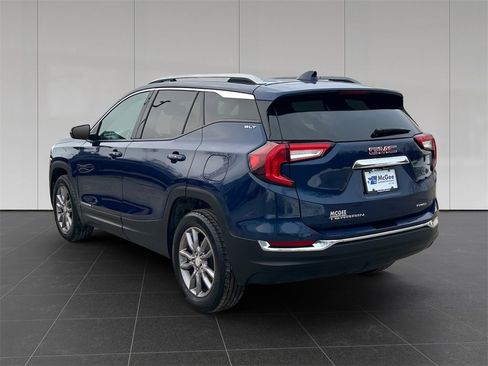 Used 2023 GMC Terrain SLT image 3