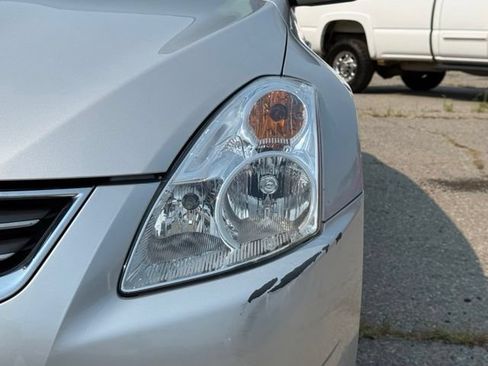 Used 2011 Nissan Altima 2.5 S w/ Special Edition Pkg FWD image 7