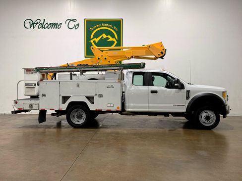 Used 2017 Ford F550 2WD SuperCab Super Duty image 2