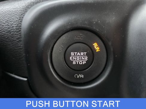 Used 2020 Jeep Wrangler Unlimited Sahara image 23