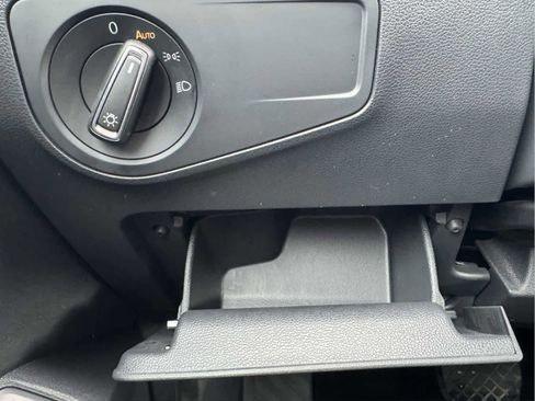 Certified 2024 Volkswagen Tiguan SE image 29