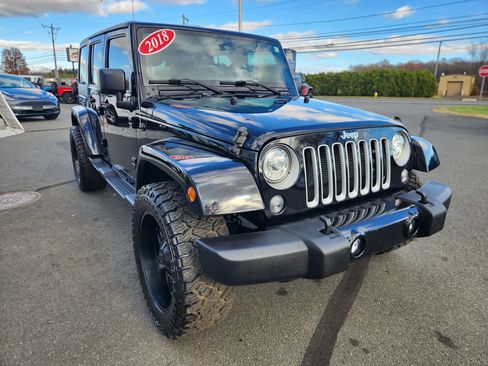 Used 2018 Jeep Wrangler Unlimited Sahara AWD/4WD image 20