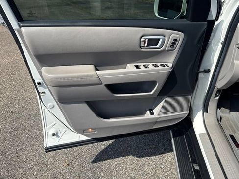 Used 2013 Honda Pilot Touring image 19