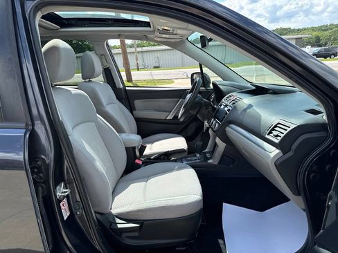 Used 2017 Subaru Forester 2.5i Premium w/ All-Weather Package AWD/4WD image 38