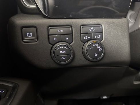 Used 2023 Chevrolet Silverado 1500 LT image 19