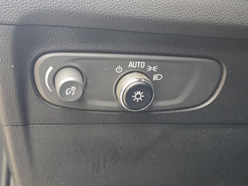 Used 2021 Buick Envision Preferred FWD image 21