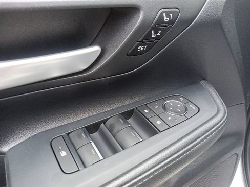 Used 2025 Toyota Grand Highlander AWD image 12