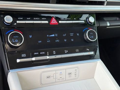 Used 2024 Hyundai Santa Fe SEL FWD image 28