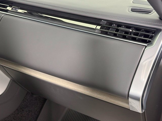 New 2026 Land Rover Range Rover SV AWD/4WD image 36