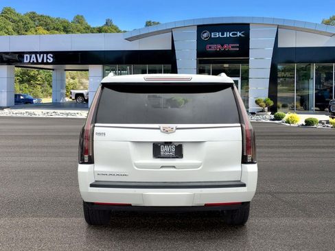 Used 2020 Cadillac Escalade Premium Luxury AWD/4WD image 5