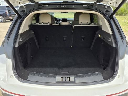 Used 2020 Lincoln Corsair FWD w/ Premium Package image 9