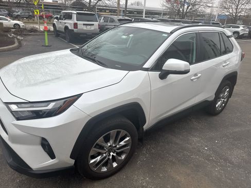 Used 2023 Toyota RAV4 XLE Premium image 11