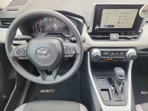 Used 2025 Toyota RAV4 XLE FWD image 11