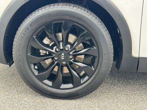 Used 2020 Kia Sorento EX FWD image 9
